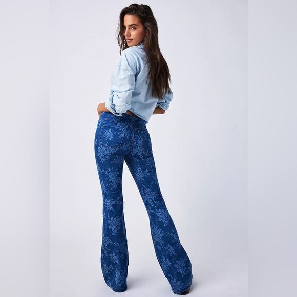 🌟FREE PEOPLE We The Free Penny Pull-On Printed Flare Jeans-Size 29 - Picture 3 of 15